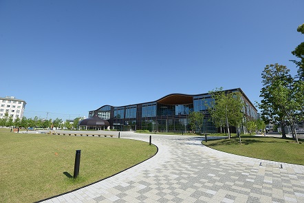 みんなの森　ぎふメディアコスモス外観