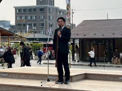 Kinka to閉会式に出席し、あいさつ（岐阜公園）