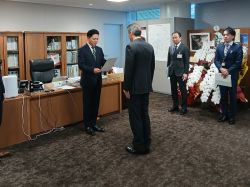 特定任期付職員退任式