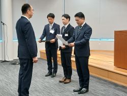 退職者辞令交付式