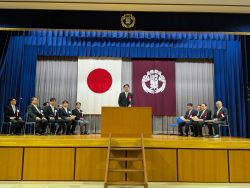 岐阜薬科大学入学式にて、あいさつ（同所）