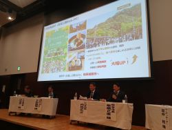 磐城平城しろあと公園開園記念式典に出席し、あいさつ。その後、開園記念イベントにてパネリストとして登壇（福島県いわき市）