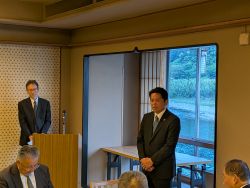 岐阜市中央卸売市場協会懇親会に出席し、あいさつ
