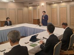 令和8年度岐阜長良川温泉旅館協同組合意見交換会に出席し、あいさつ