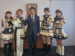 岐阜市観光宣伝隊 蜂蜜★皇帝と面談