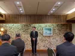 岐阜市危険物安全協会役員意見交換会に出席し、あいさつ(十八楼)