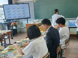 岐阜市立長森中学校を視察(同所)
