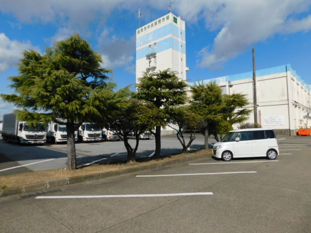 買荷保管所側の駐車場の画像