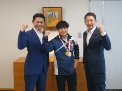 岐阜市出身の岐阜県立羽島特別支援学校教諭 濱口柊氏がIPF2026年世界クラシック・エクイップベンチプレス選手権大会 クラシック部門一般男子59キロ級優勝を報告