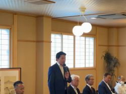 岐阜市北消防団方県分団・岐阜市方県水防団合同反省会に出席し、あいさつ(貴久家)