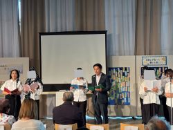 空襲体験と平和の詩 朗読会に出席し、朗読(みんなの森 ぎふメディアコスモス)