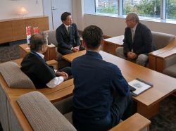 有限会社ヒロデザインラボ代表取締役 岸博之氏及び株式会社名神取締役会長 森島利晴氏ほかと面談