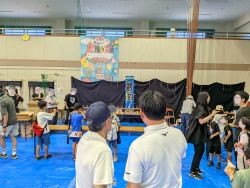木之本地域夏まつりに出席し、あいさつ(徹明さくら小学校)