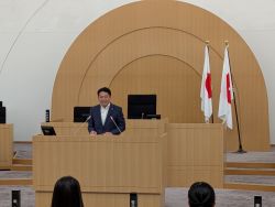令和8年度岐阜市子ども議会に出席し、あいさつ