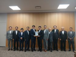 一般国道156号岐阜東バイパス第3工区整備促進期成同盟会の会長として、岐阜県県土整備部長 藤井忠直氏に要望及び意見交換