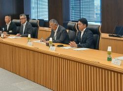 新食肉基幹市場建設に係る検討会議に出席し、発言