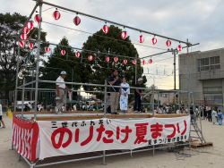 第17回のりたけ夏まつりに出席し、あいさつ(則武小学校)