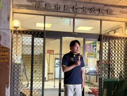 野一色納涼夏祭りに出席し、あいさつ(長森北公民館)