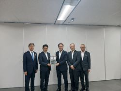 東海環状自動車道建設促進岐阜県西部協議会及び岐阜県国道協会の会長として、ほか1団体と合同で、中日本高速道路株式会社名古屋支社長 末吉寿明氏に提言及び意見交換(愛知県名古屋市)