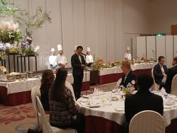 宮内庁主催「外交団招待鵜飼」に出席し、あいさつ