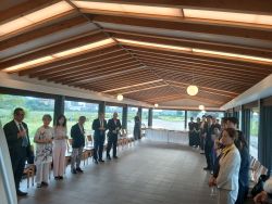 駐日イタリア共和国特命全権大使歓迎交流会に出席。 その後、特命全権大使ほかと鵜飼観覧船に乗船し、あいさつ