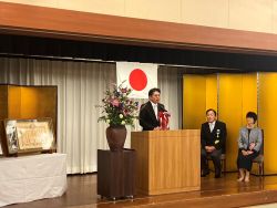 末次重夫氏瑞宝単光章受章記念祝賀会に出席し、あいさつ(十八楼)