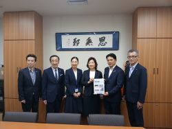 同じく、衆議院議員 野田聖子氏に提言書を提出し、意見交換(東京)