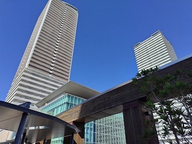 駅前のツインタワー