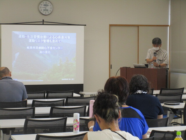 岐阜市民病院心不全センター長　湊口先生による講義の様子