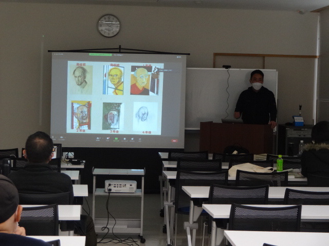 講演をする巖后さん